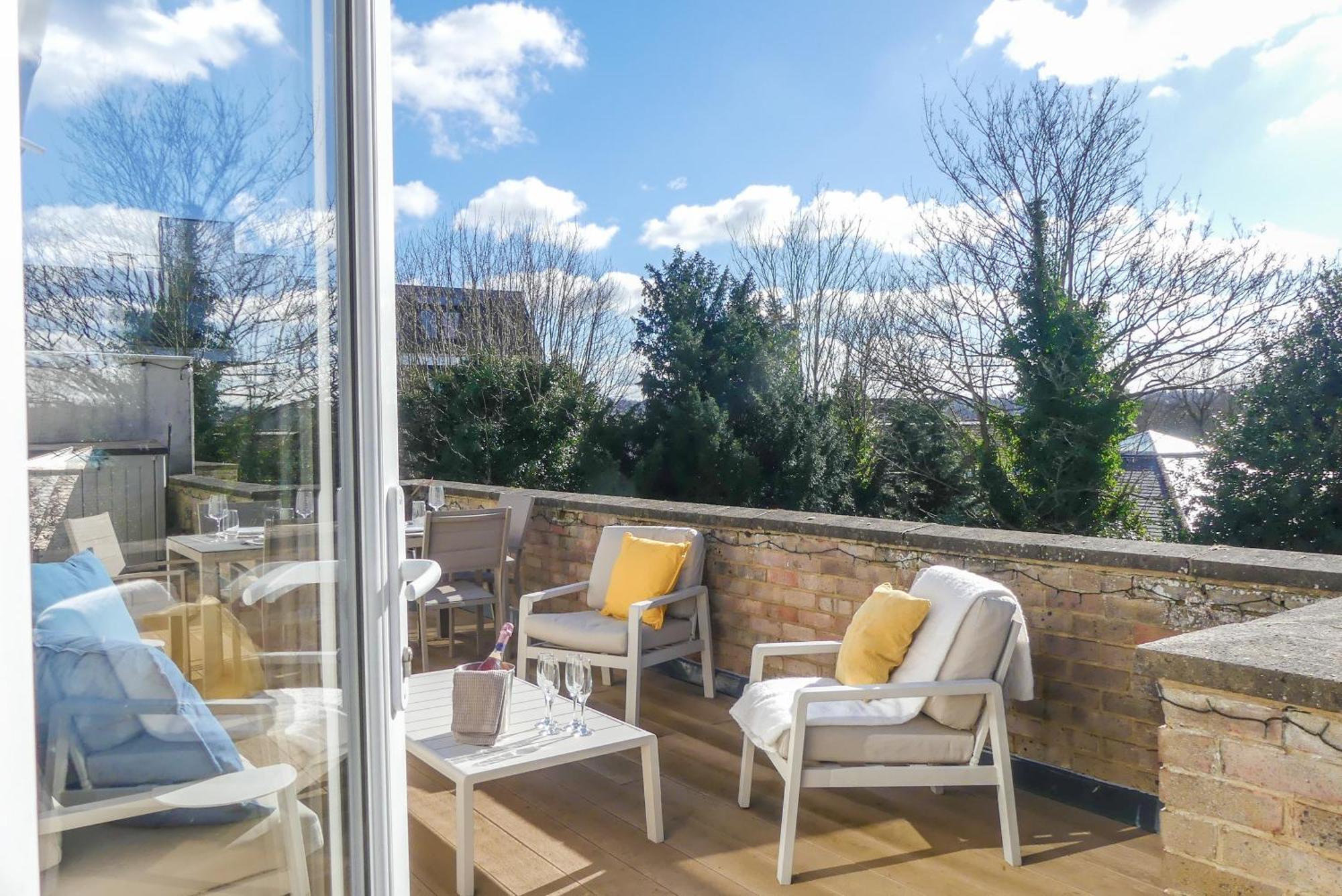 Luxury Penthouse W Balcony - 2X Free Parking Leilighet Royal Tunbridge Wells Eksteriør bilde