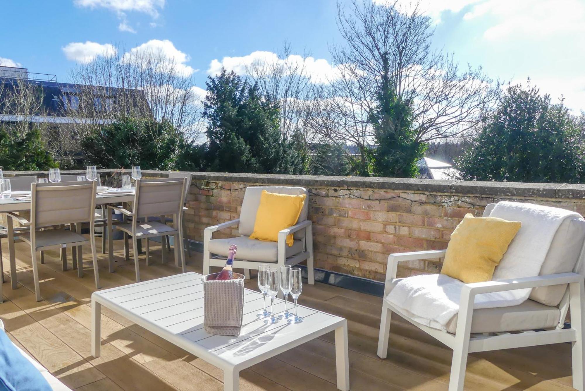 Luxury Penthouse W Balcony - 2X Free Parking Leilighet Royal Tunbridge Wells Eksteriør bilde